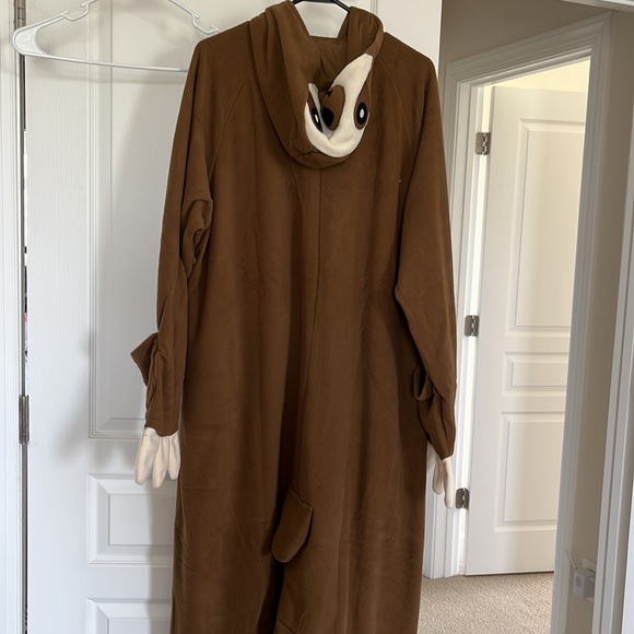 Sloth Women’s Pajamas - Picture 5 of 8